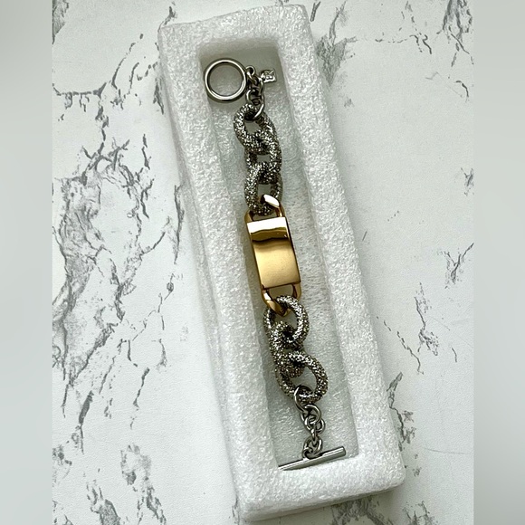 FINAL SALE. Banana Republic bracelet - Picture 2 of 2